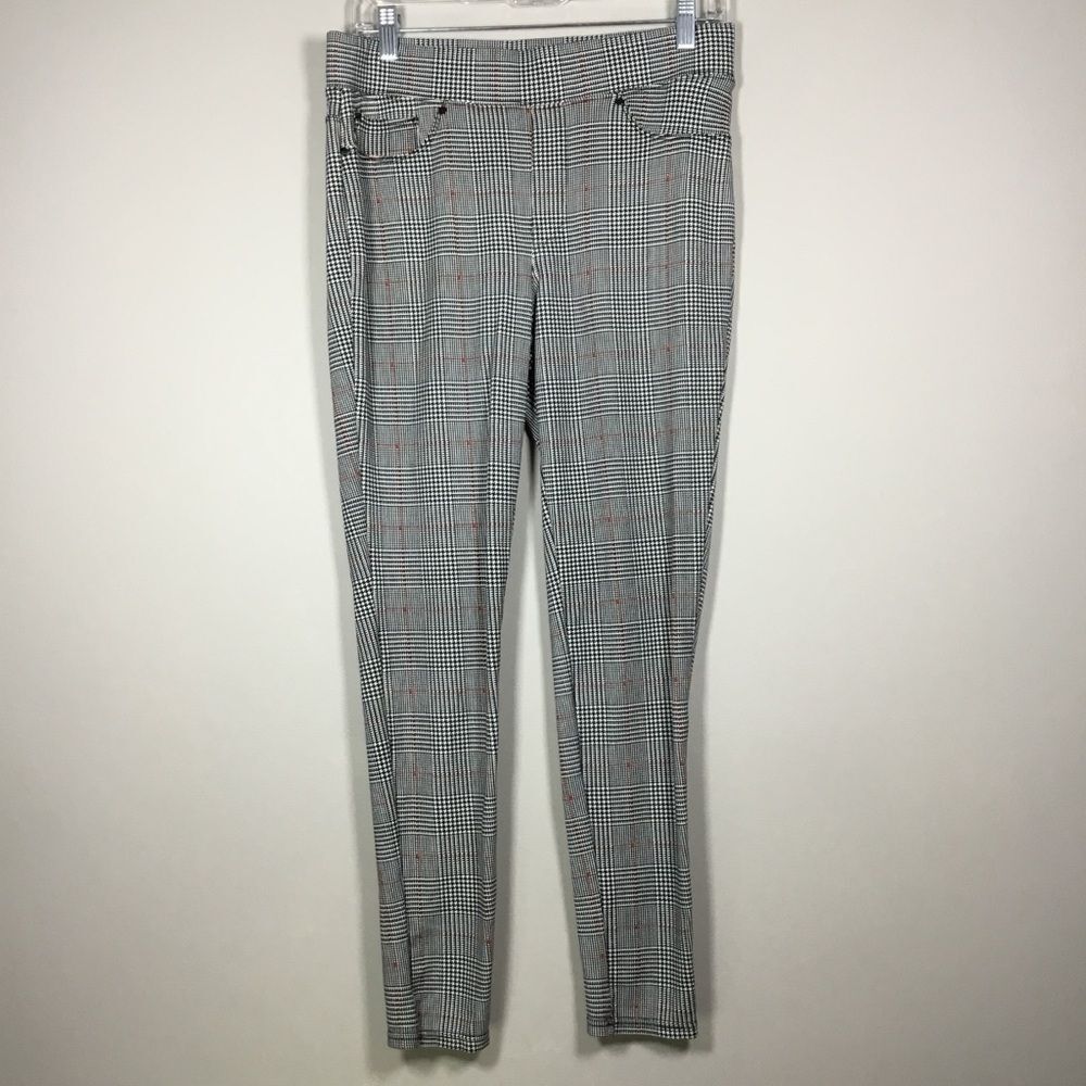 Plaid and houndstooth white black and red pull on leggings with pockets size M